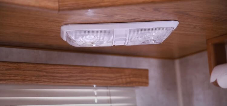 How to remove rv light covers