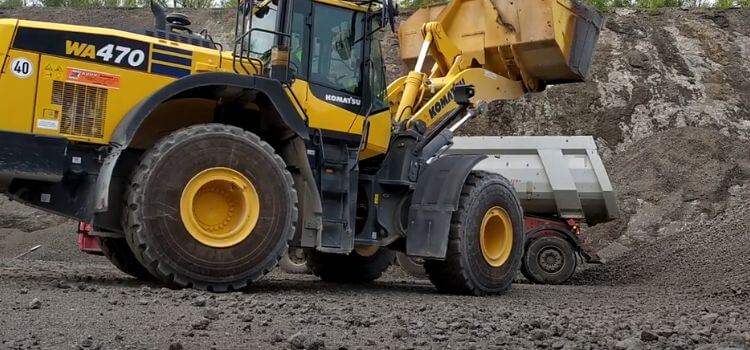 wheel loader vs skid steer